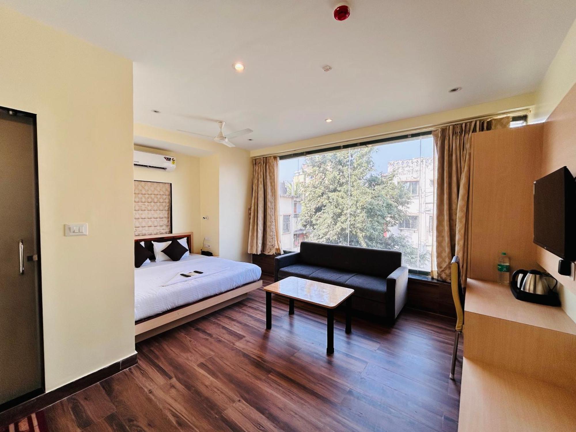 Golden Square - Kolkata Airport Hotel Kültér fotó