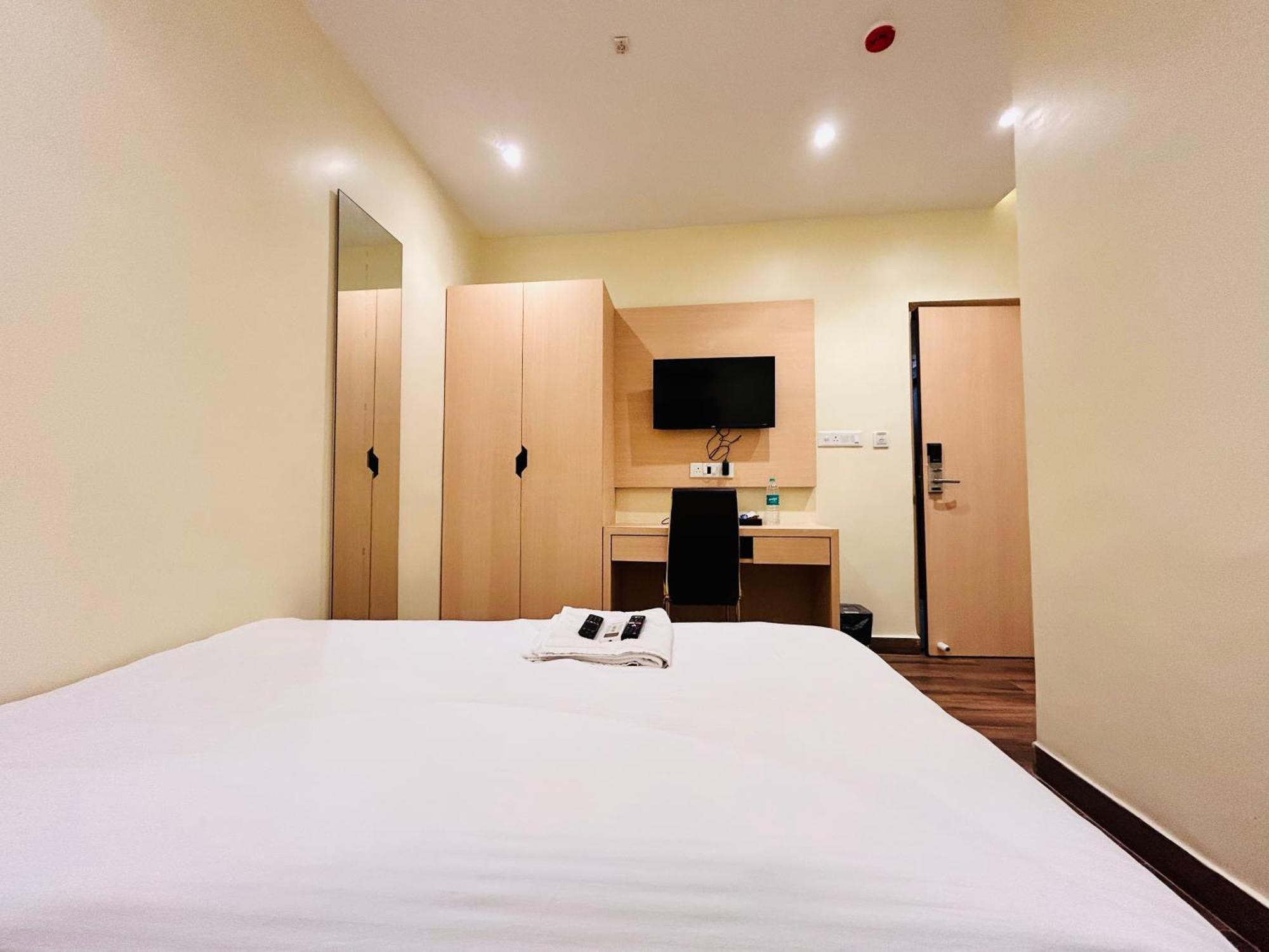 Golden Square - Kolkata Airport Hotel Kültér fotó