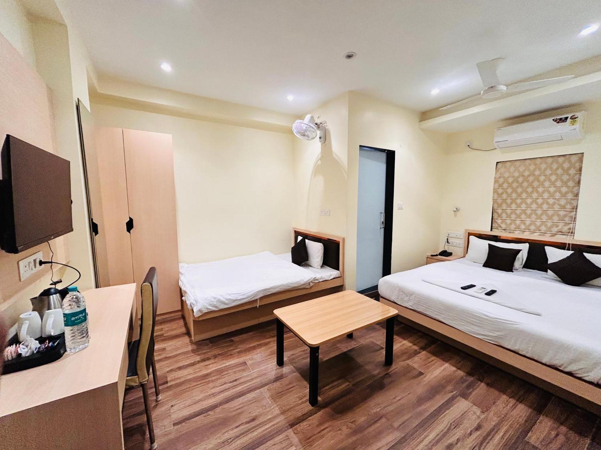 Golden Square - Kolkata Airport Hotel Kültér fotó