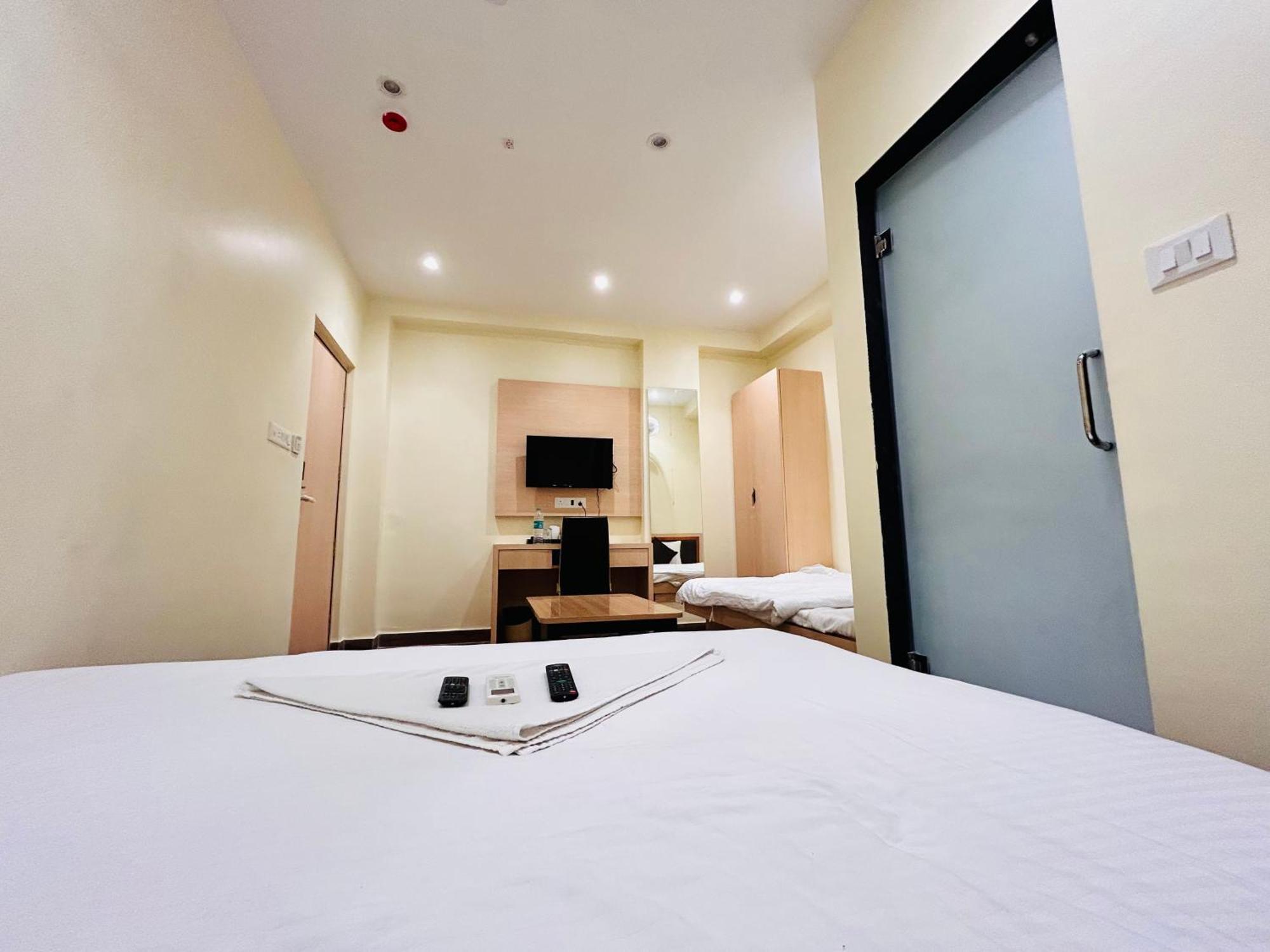 Golden Square - Kolkata Airport Hotel Kültér fotó