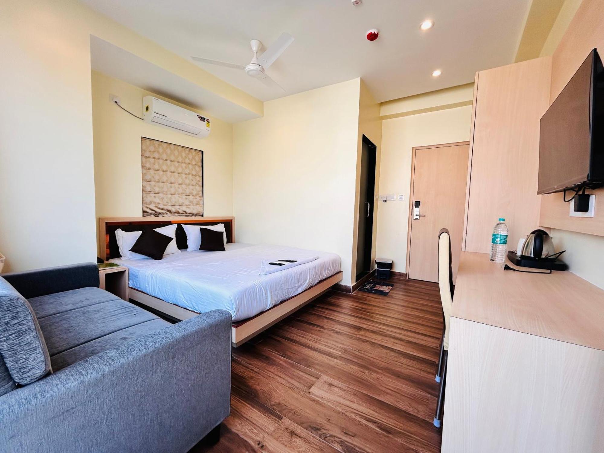 Golden Square - Kolkata Airport Hotel Kültér fotó