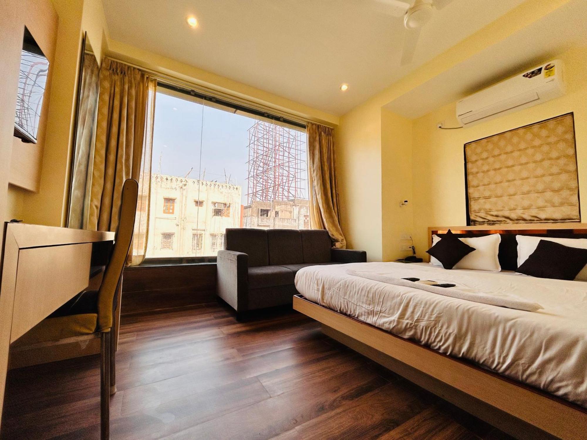 Golden Square - Kolkata Airport Hotel Kültér fotó